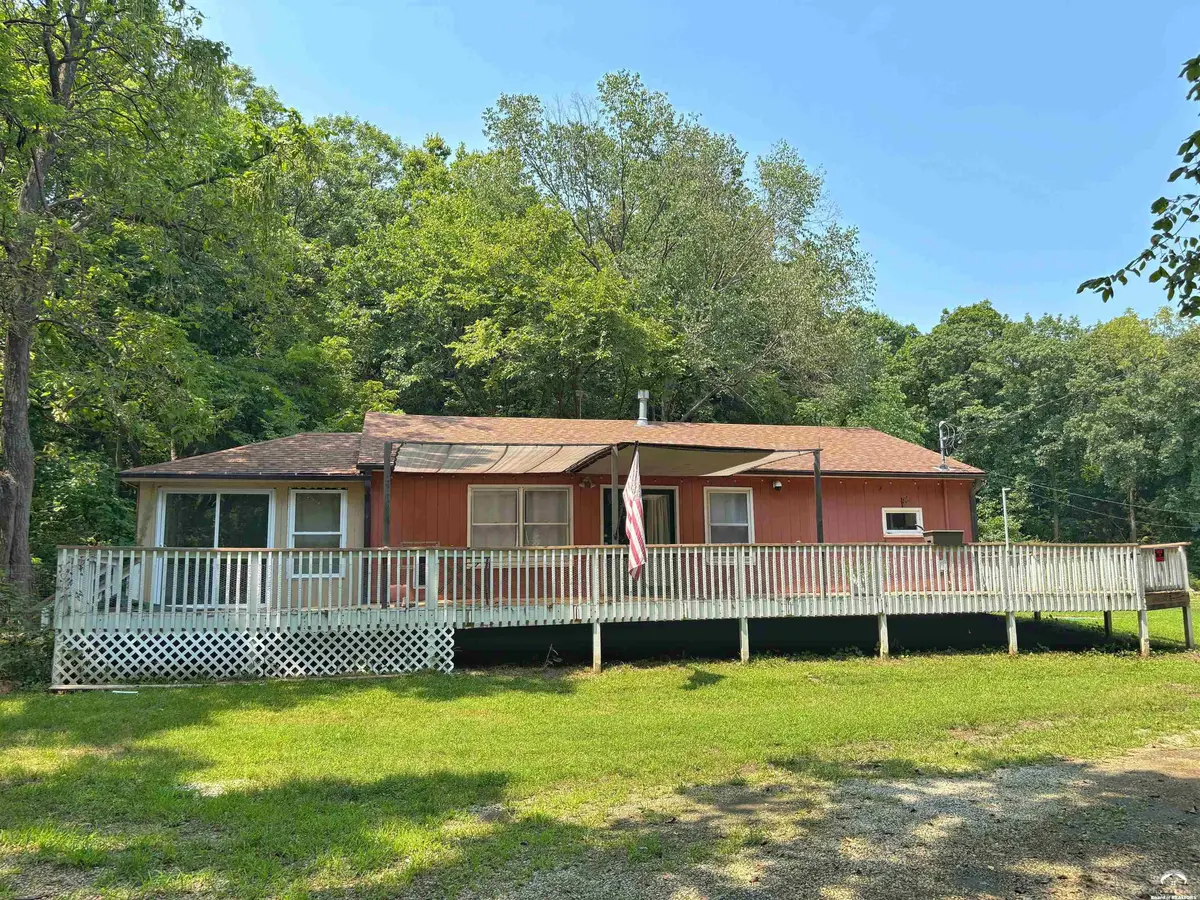 627 E 1450 RD, Lawrence, KS 66046
