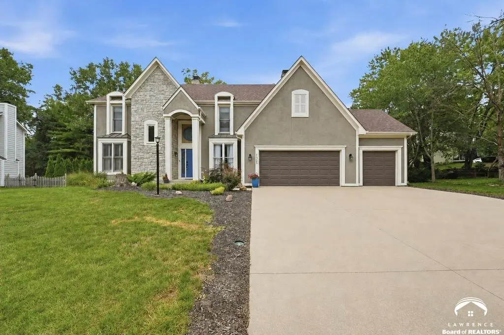 1325 Inverness DR, Lawrence, KS 66049
