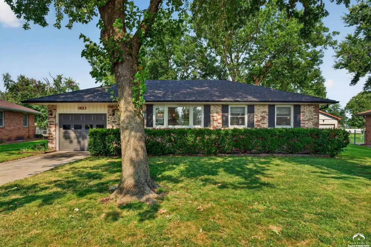 212 Center DR, Silver Lake, KS 66539