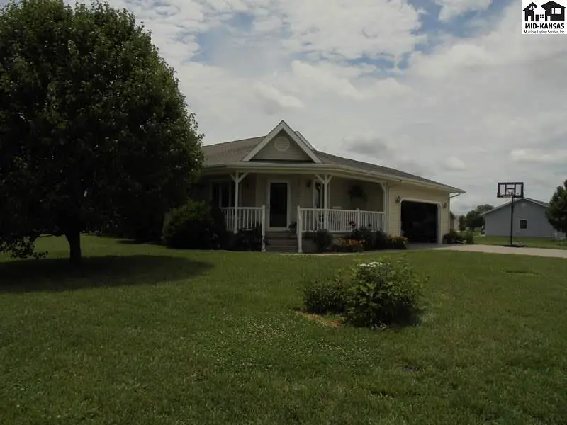 219 N Santa Fe St, Galva, KS 67443