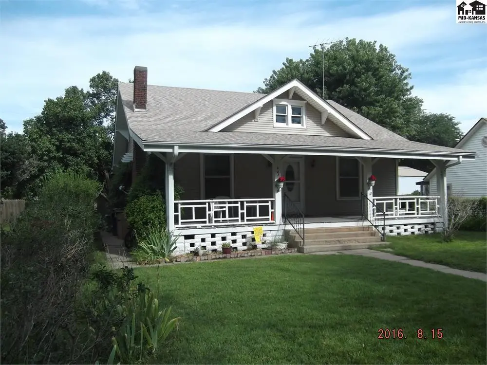 407 S Paine St, Nickerson, KS 67561