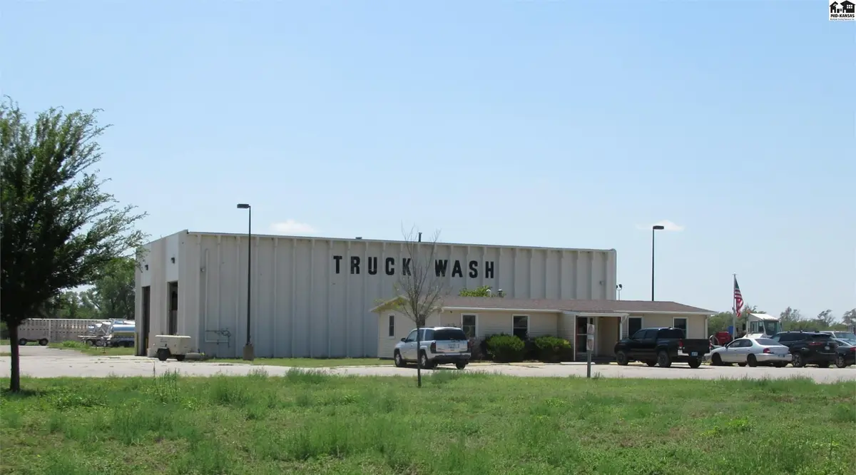 1701 E Blanchard Ave, Hutchinson, KS 67501