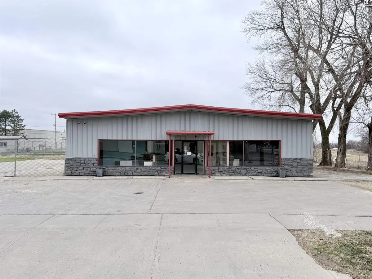 911 W 1st  St, Mcpherson, KS 67460
