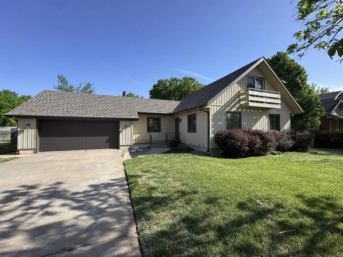 1008 W 13th St, Larned, KS 67550