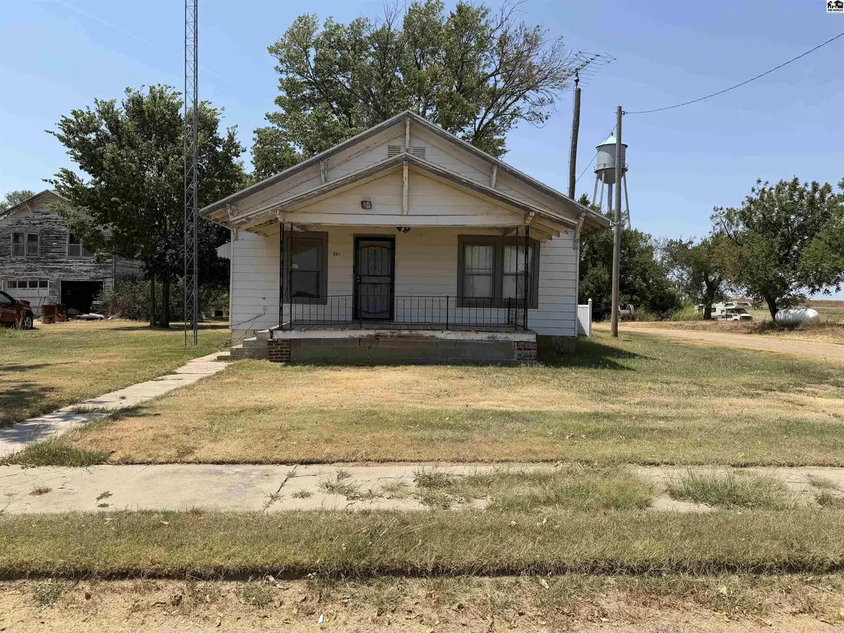 201 Moore St, Coats, KS 67124