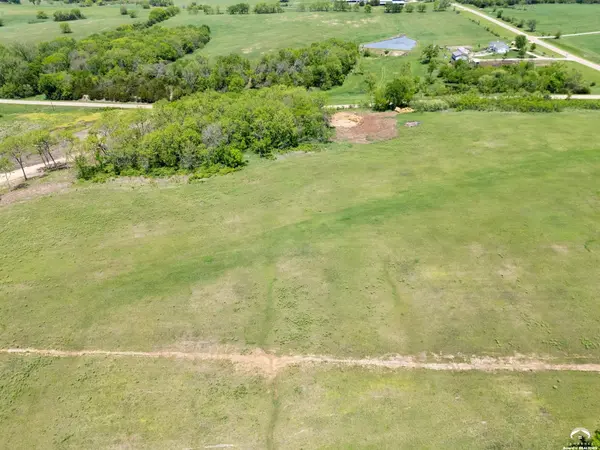 Land Ferguson RD, Ozawkie, KS 66070