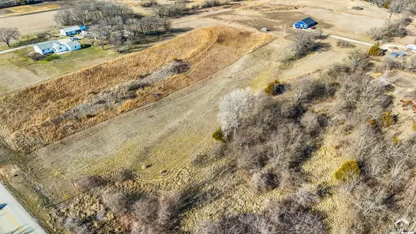 5870 SE 53rd ST, Berryton, KS 66666