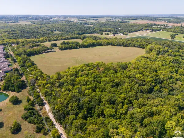 1008 N 1700 RD, Lawrence, KS 66049