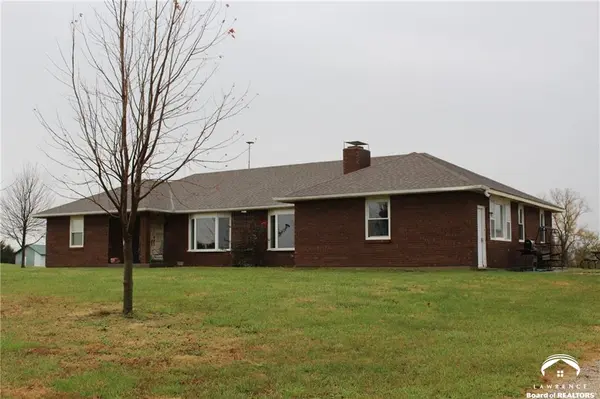 16468 K-16 HWY, Oskaloosa, KS 66066