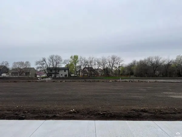 B2L24 Glenn CT, Baldwin City, KS 66006