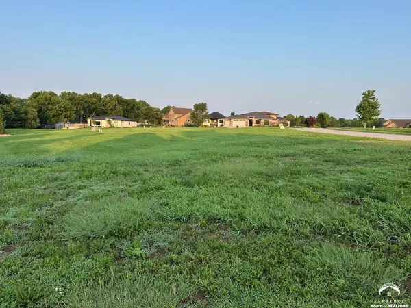 205 Knotted Bend CT, Lawrence, KS 66049