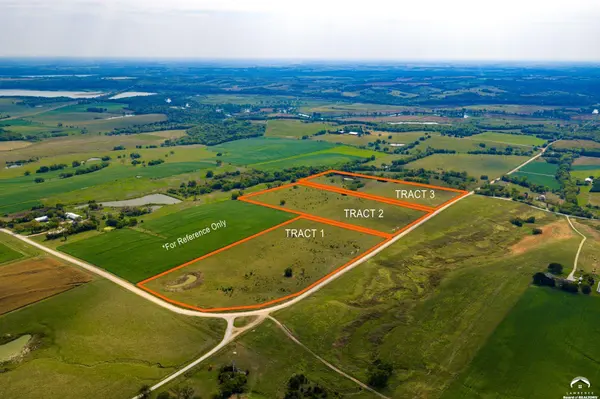 1200a E 100 RD, Berryton, KS 66409