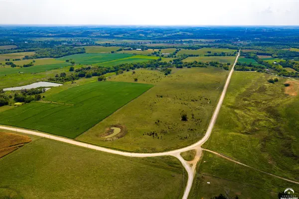 1200a E 100 RD, Berryton, KS 66409