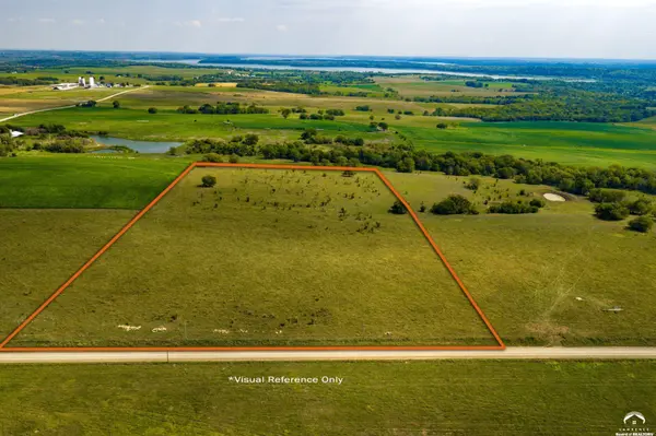 1200a E 100 RD, Berryton, KS 66409