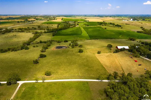134 N 1150 RD, Berryton, KS 66409