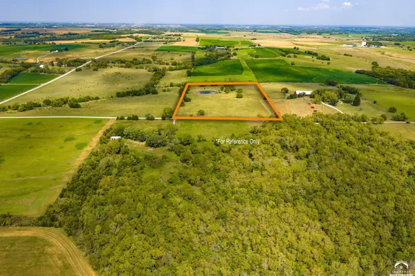 134 N 1150 RD, Berryton, KS 66409