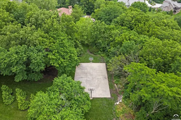 3708 Buck Brush CT, Lawrence, KS 66049