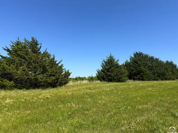 1150 SE Stanley RD, Tecumseh, KS 66542