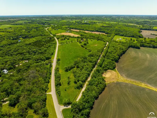 1150 SE Stanley RD, Tecumseh, KS 66542