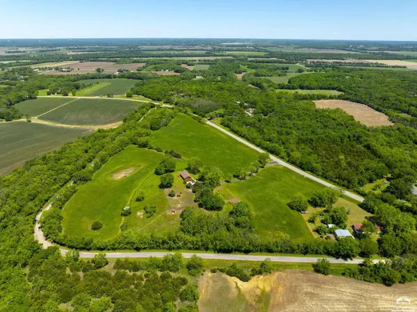 1150 SE Stanley RD, Tecumseh, KS 66542
