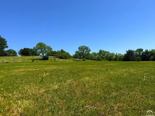 1200 SE Stanley RD, Tecumseh, KS 66542