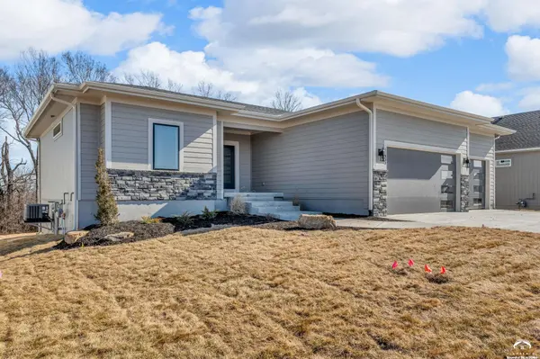 14033 S Landon ST, Olathe, KS 66061
