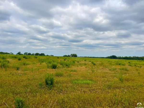 2530 SE 77th ST, Berryton, KS 66409