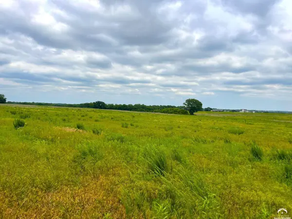 2530 SE 77th ST, Berryton, KS 66409