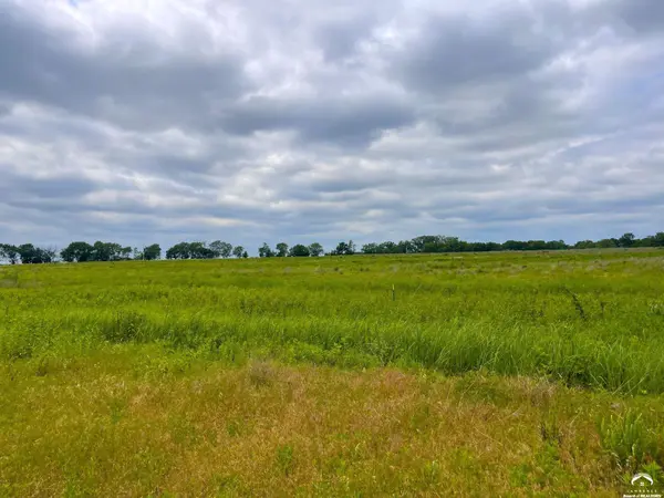 2530 SE 77th ST, Berryton, KS 66409