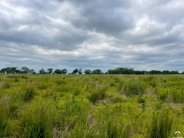 2490 SE 77th ST, Berryton, KS 66409