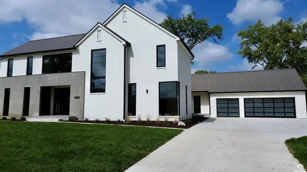 1840 Quail Creek DR, Lawrence, KS 66047