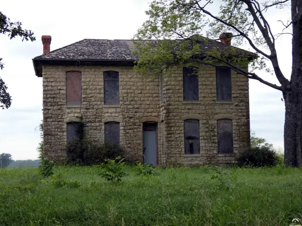 1903 E 1400 RD, Lawrence, KS 66044