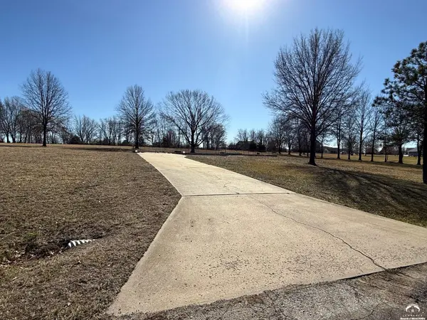 1122 E 1264 RD, Lawrence, KS 66047