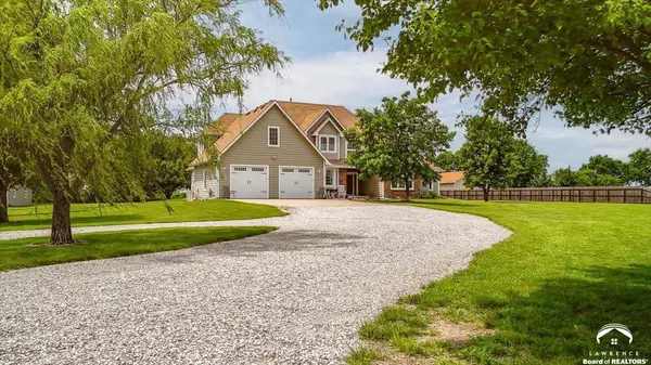 1053 E 1479 RD, Lawrence, KS 66046
