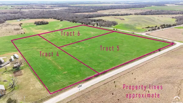 16 E 1400 RD, Baldwin City, KS 66006-9999