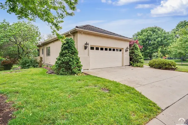 5727 Villa DR, Lawrence, KS 66047