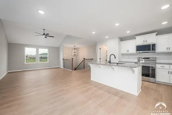 1007 2nd ST, Perry, KS 66073