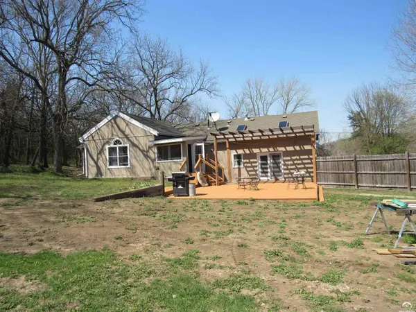 1901 N 600 RD, Baldwin City, KS 66006