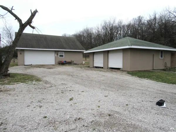 1901 N 600 RD, Baldwin City, KS 66006