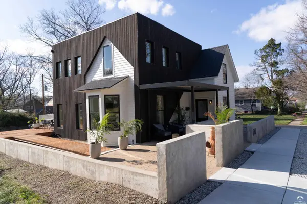 941 Pennsylvania ST, Lawrence, KS 66040-2757