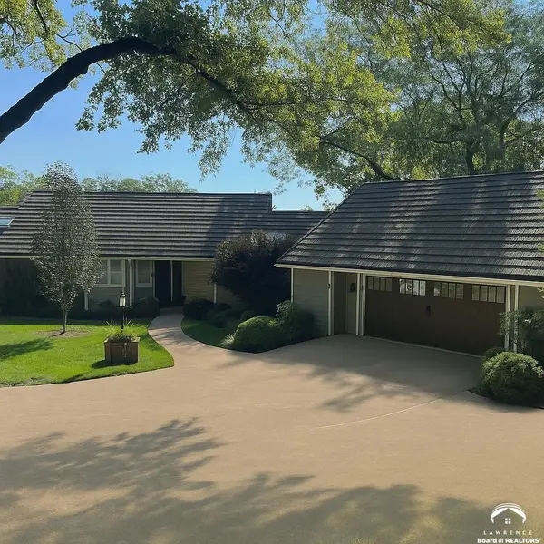 2100 Inverness DR, Lawrence, KS 66047