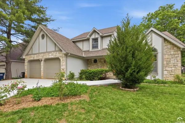 1308 Stone Meadows DR, Lawrence, KS 66049