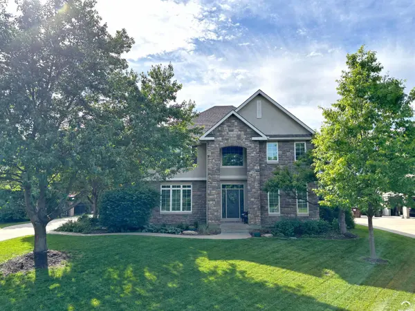 219 Earhart CIR, Lawrence, KS 55049