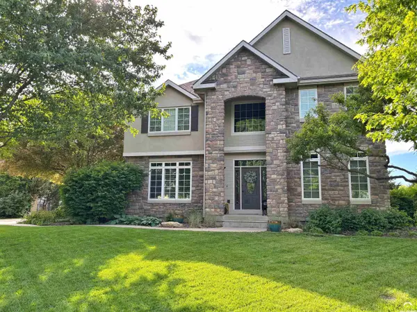 219 Earhart CIR, Lawrence, KS 55049
