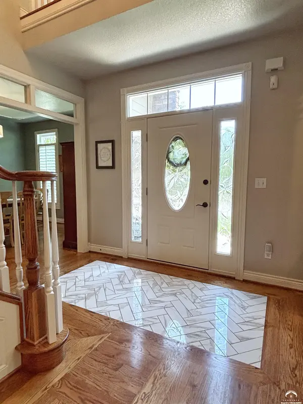 219 Earhart CIR, Lawrence, KS 55049