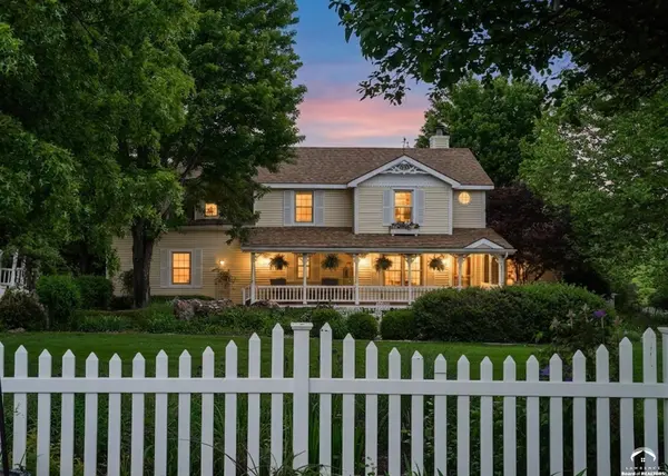 618 E 1714 RD, Baldwin City, KS 66006