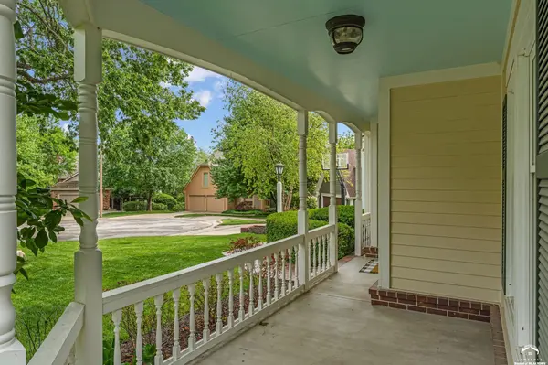 4516 Cedar Ridge CT, Lawrence, KS 66049