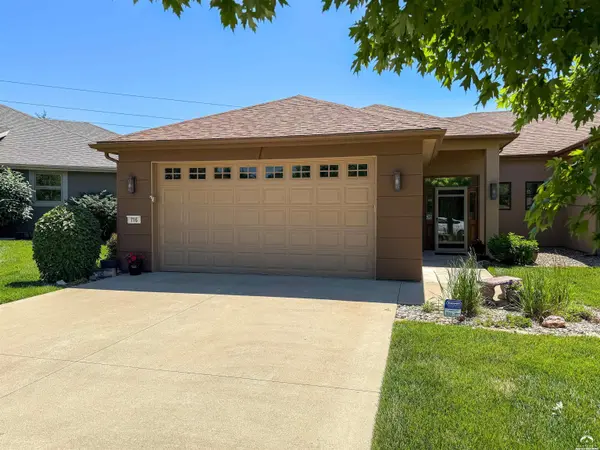 716 Coving CT, Lawrence, KS 66049