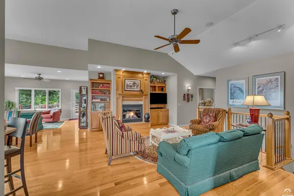 5617 Villa DR, Lawrence, KS 66047