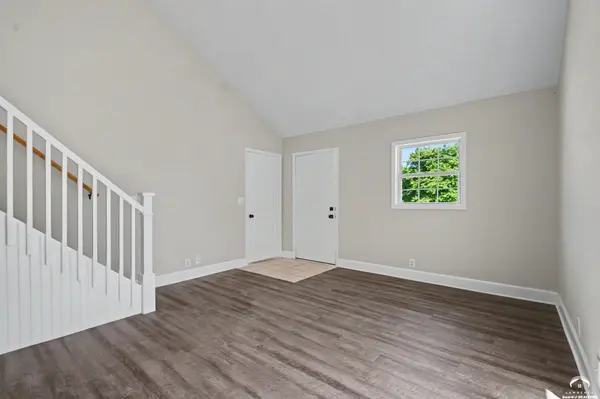 2527 Morningside DR, Lawrence, KS 66047